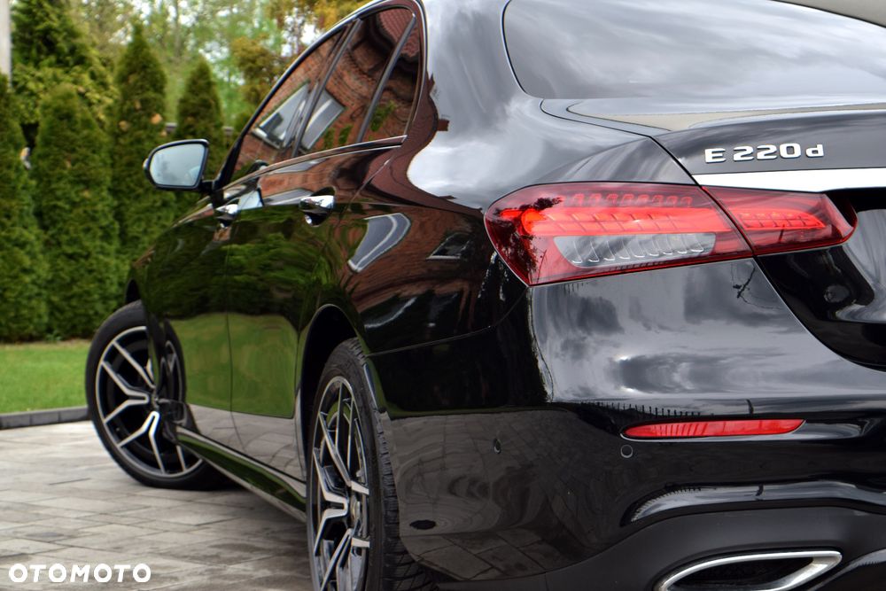 Mercedes-Benz Klasa E 220 d 4-Matic AMG/Avantgarde - 36