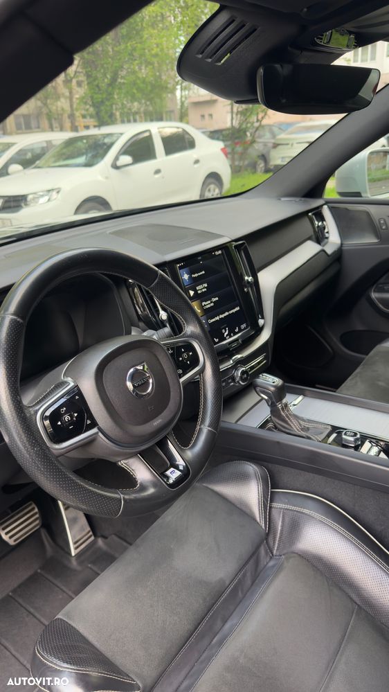 Volvo XC 60 D4 R-Design - 17