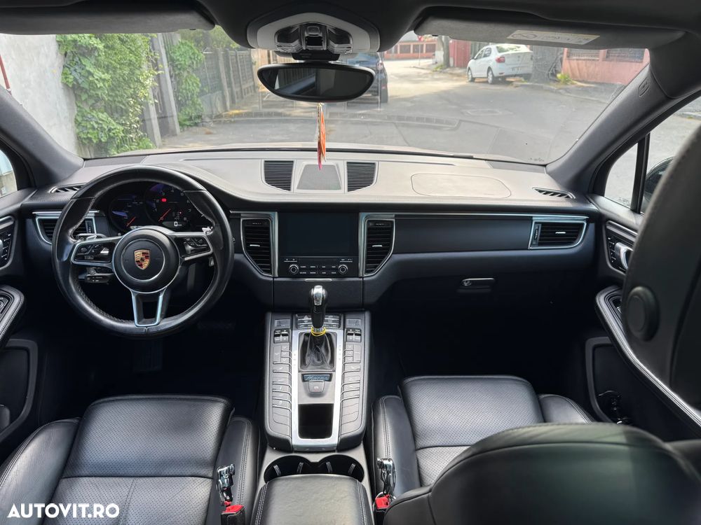 Porsche Macan - 8