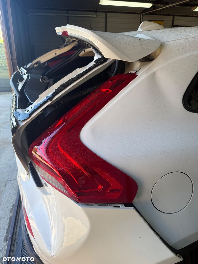 Volvo V40 D3 Momentum - 29