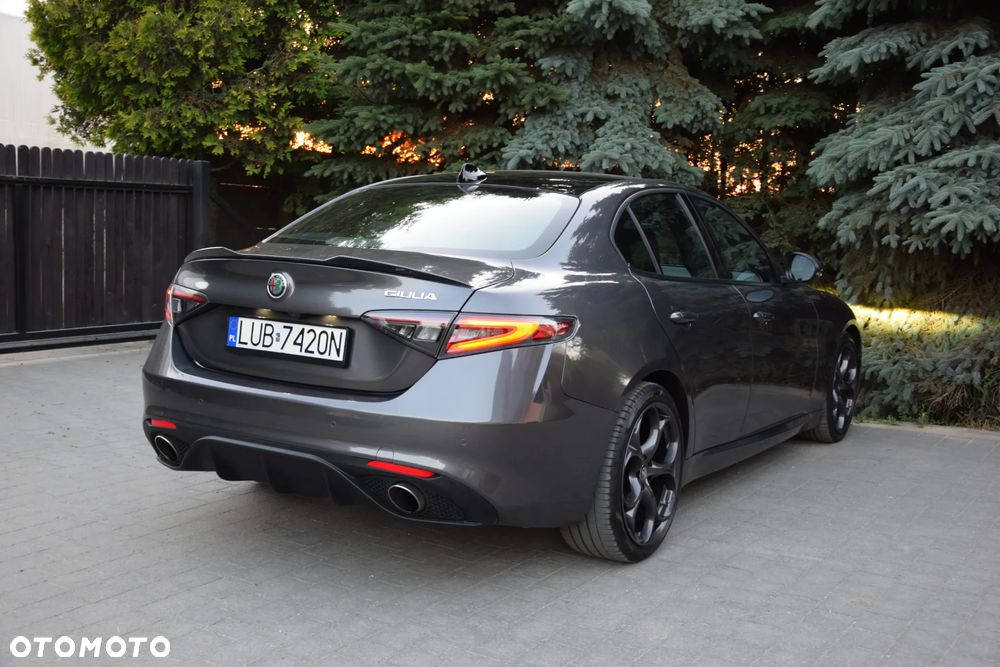 Alfa Romeo Giulia 2.0 Turbo 16V AT8 Veloce - 38