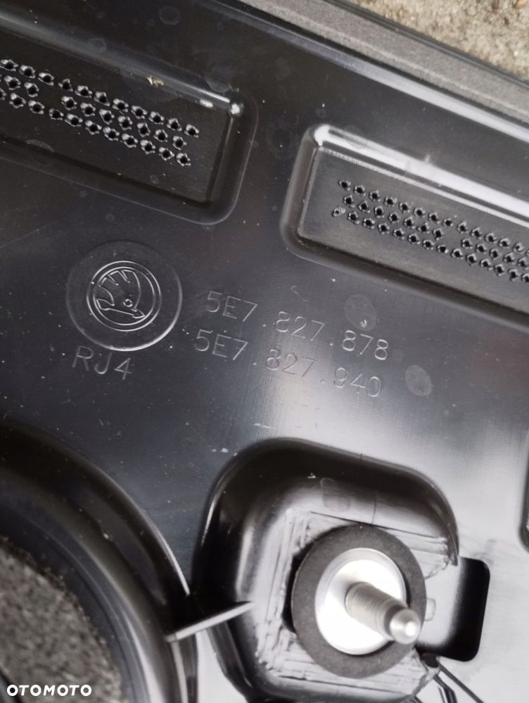 Spoiler bagażnika Skoda Octavia IV 4 KOMBI 5E7 - 5