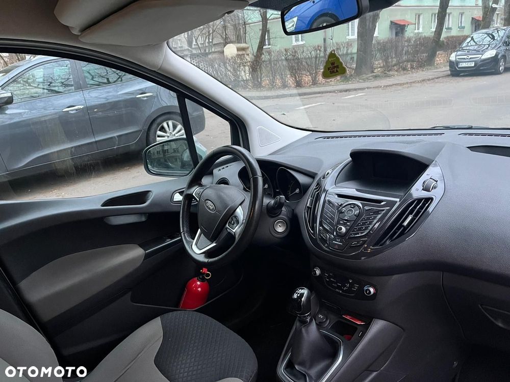 Ford Tourneo Courier - 12