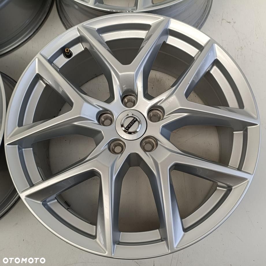 Alufelgi 5x108 18 Volvo XC40 XC60 XC70 V70 S60 S80 Ford 4szt (F9563) - 2