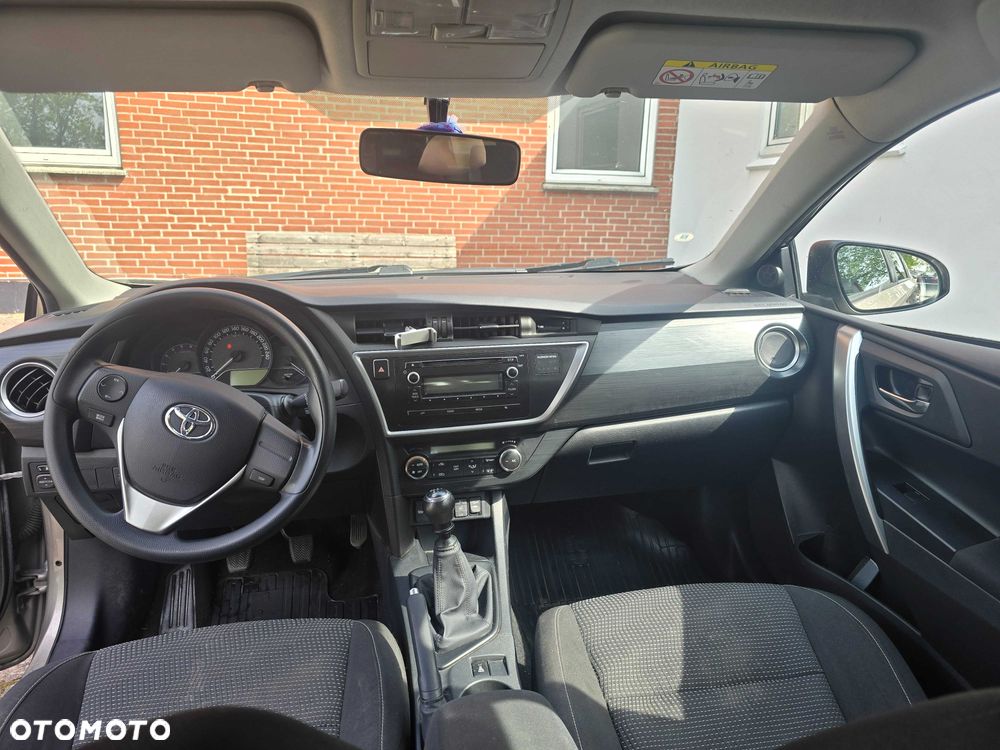 Toyota Auris - 5