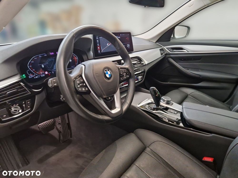 BMW Seria 5 520d MHEV - 13