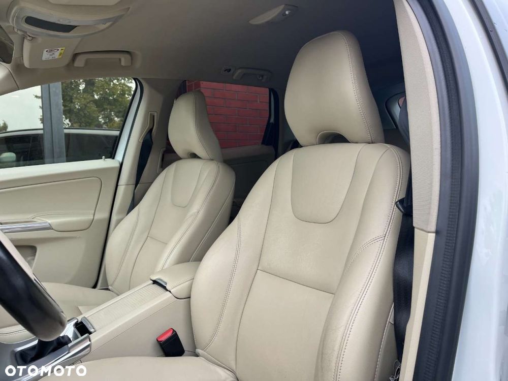 Volvo XC 60 D3 Drive-E Kinetic - 24