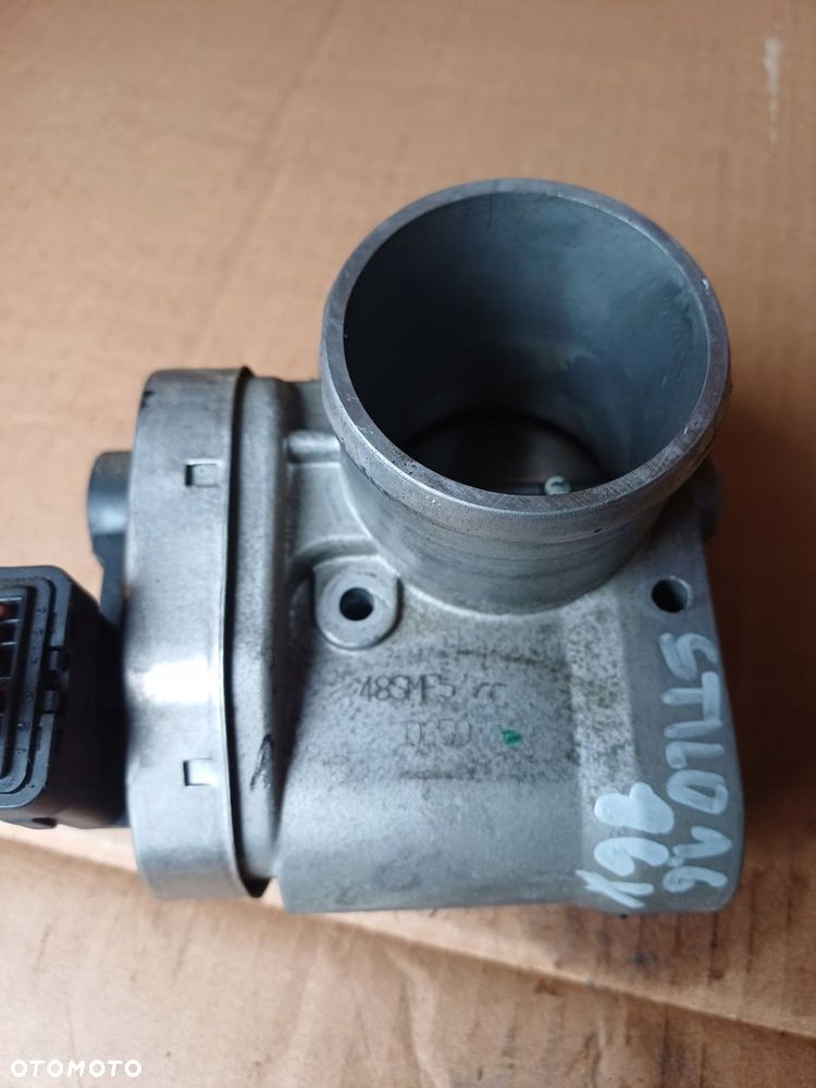 Przepustnica sprawna FIAT STILO 2002r 1.6 16v benzyna - 2