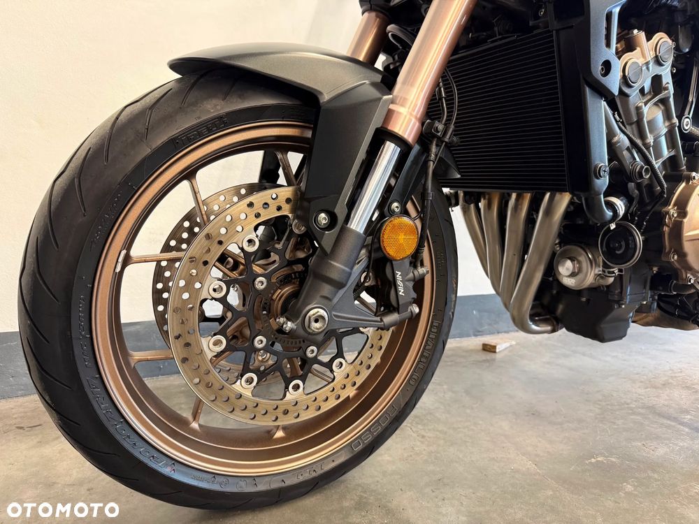 Honda CB - 8