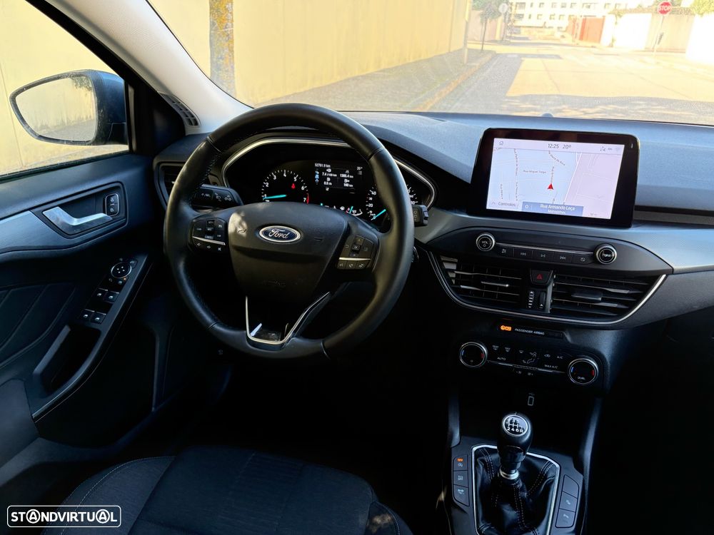 Ford Focus 1.0 EcoBoost Active X - 31
