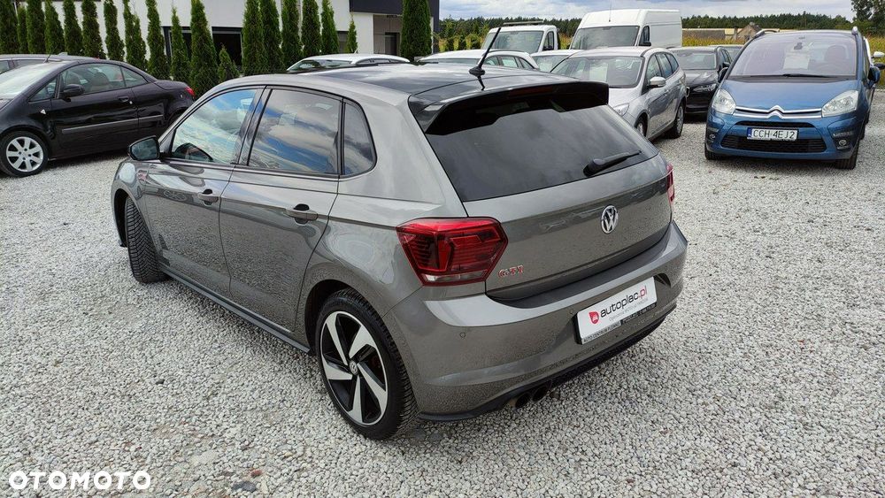 Volkswagen Polo - 12