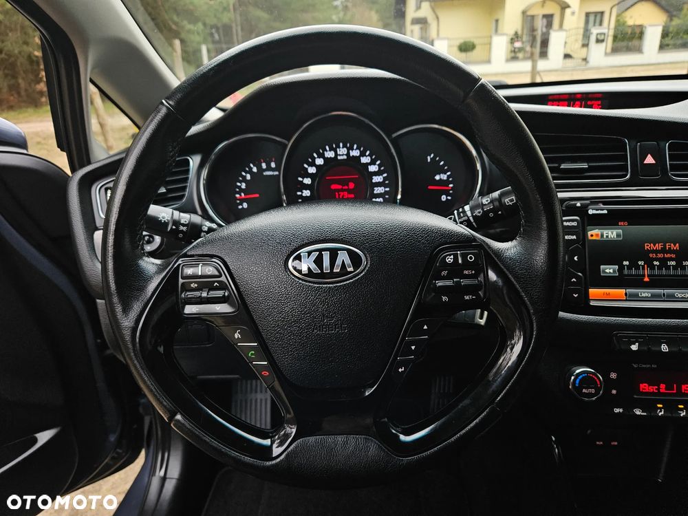 Kia Ceed - 24