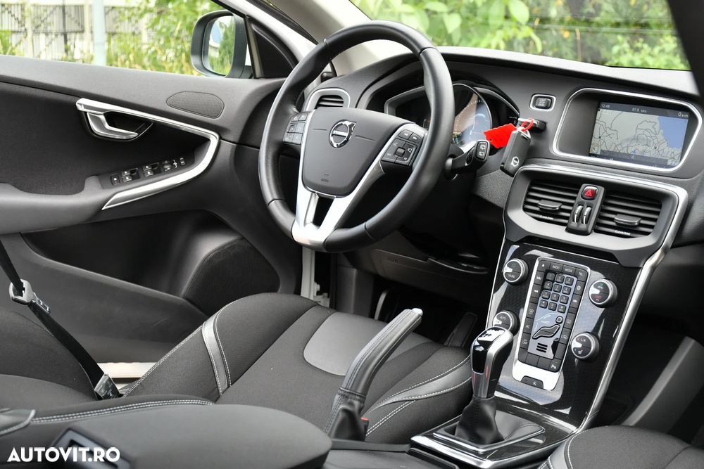 Volvo V40 D2 Summum - 23