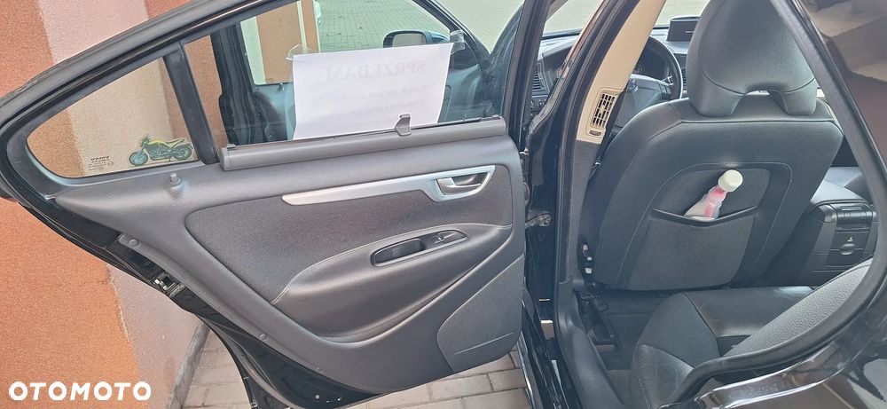 Volvo S60 2.4D Automatik Summum - 25