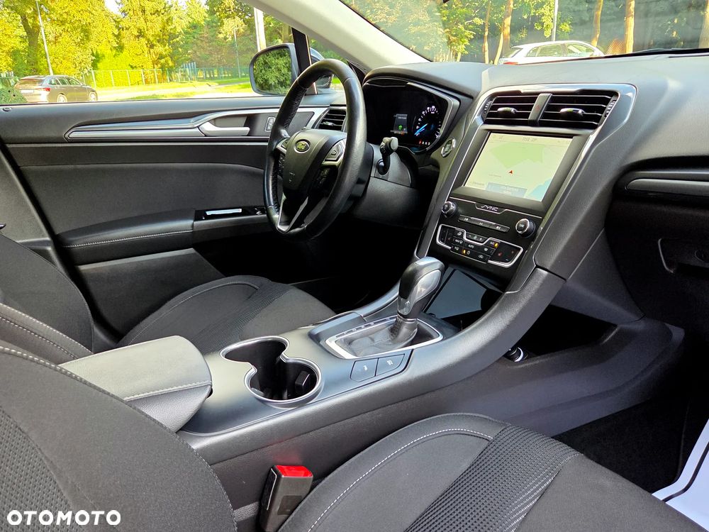 Ford Mondeo 2.0 Hybrid Titanium - 2