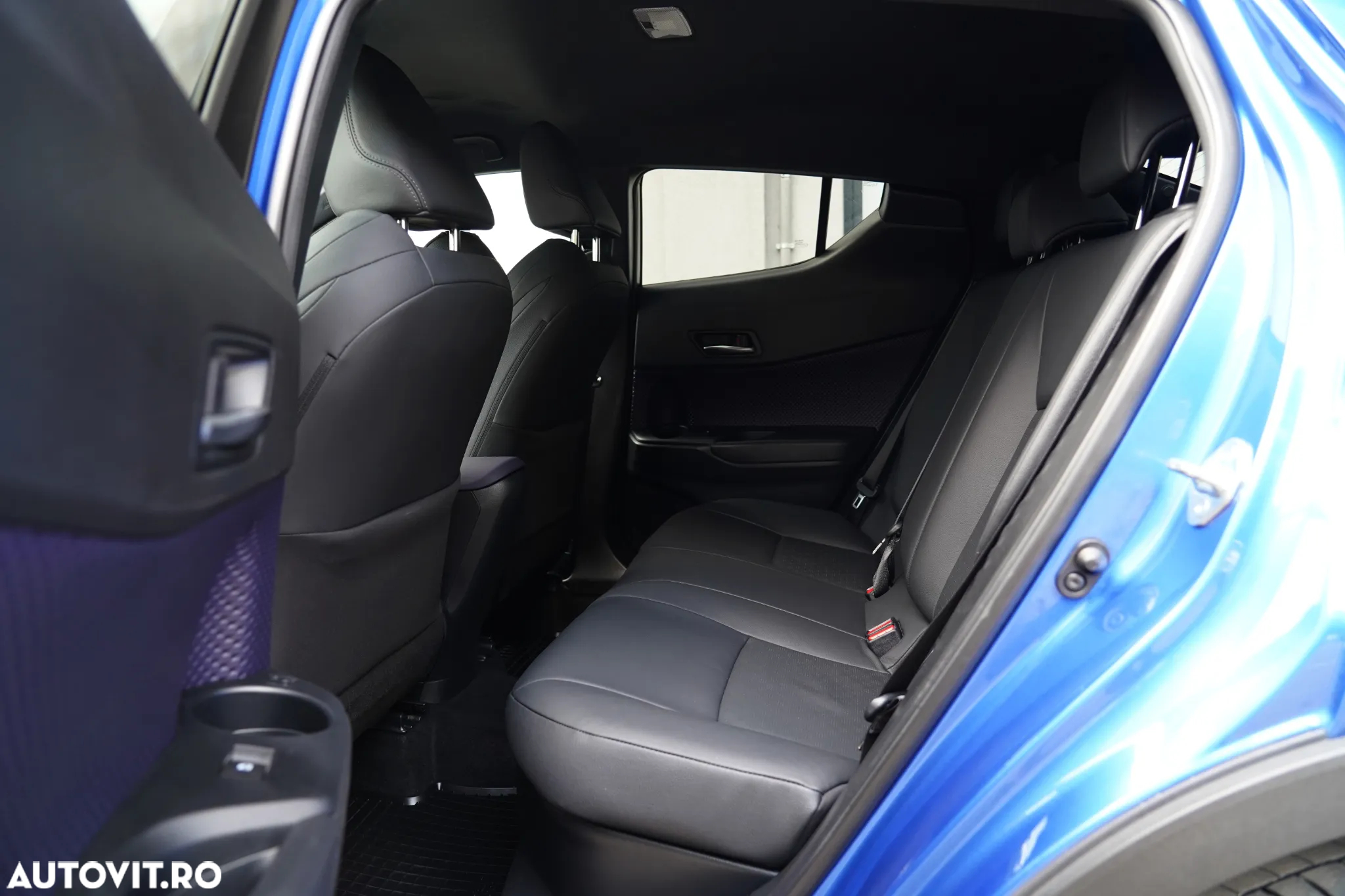 Toyota C-HR Hybrid Style Selection - 8