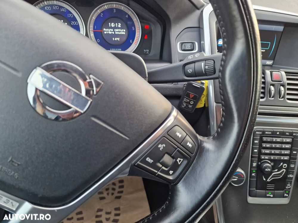 Volvo XC 60 2.4D AWD RDesign - 19