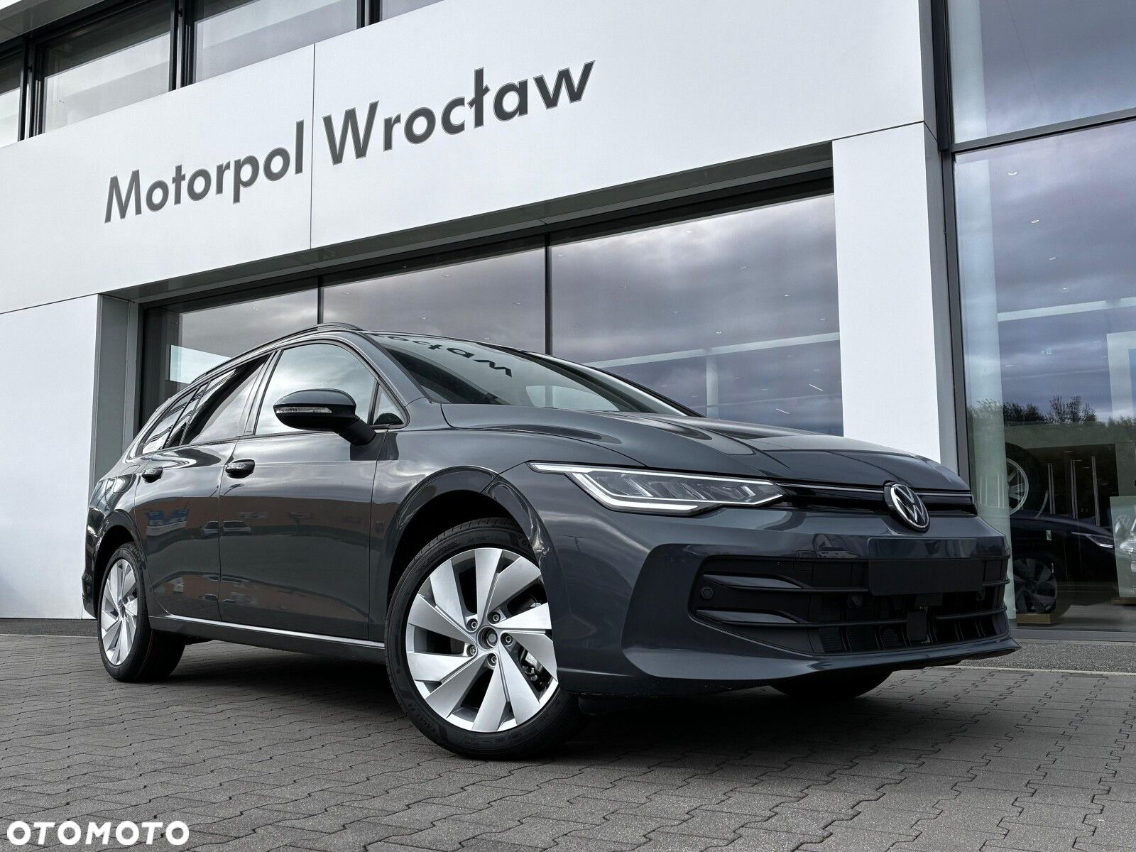 Volkswagen Golf - 10