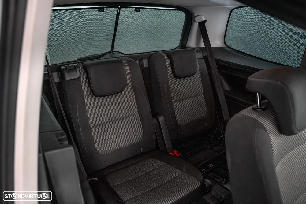 VW Sharan 2.0 TDI Confortline DSG - 27