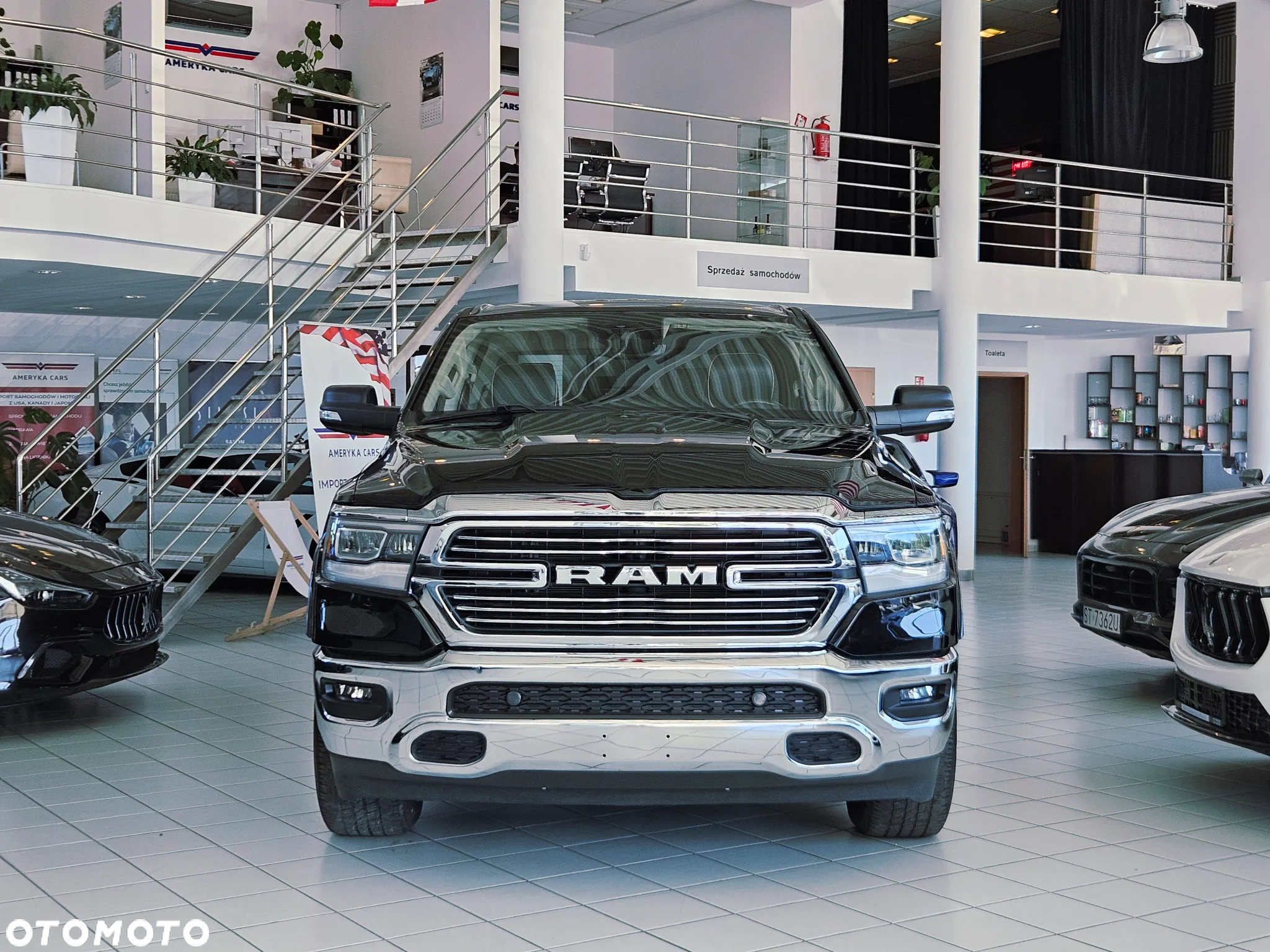 RAM 1500 5.7 Crew Cab Laramie - 3