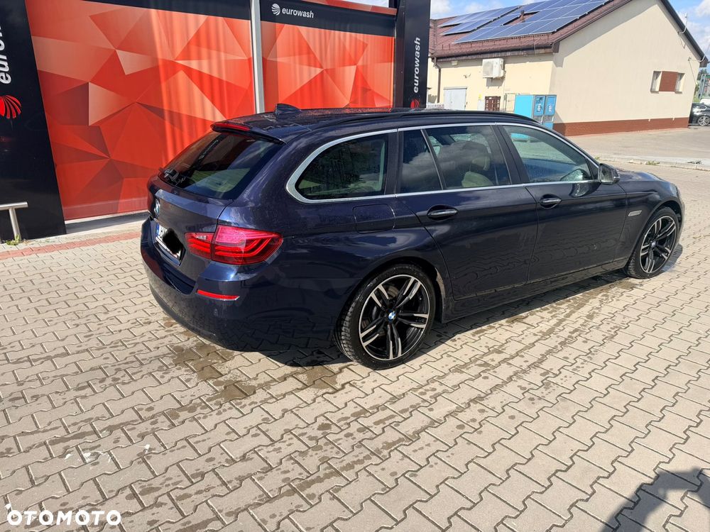 BMW Seria 5 525d Luxury Line - 4