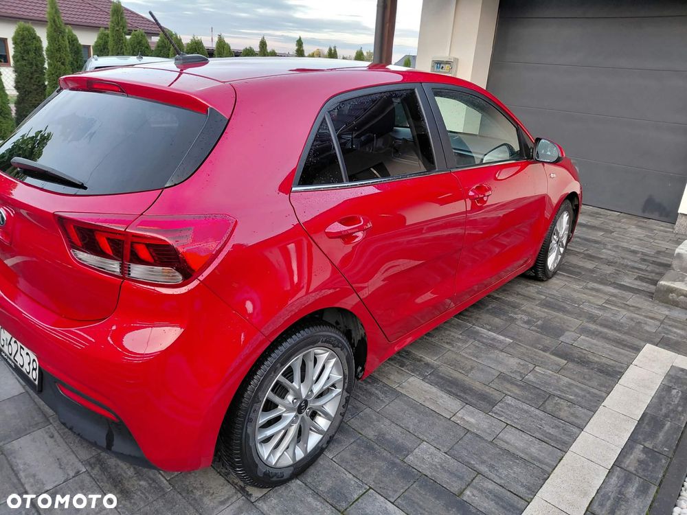 Kia Rio - 16