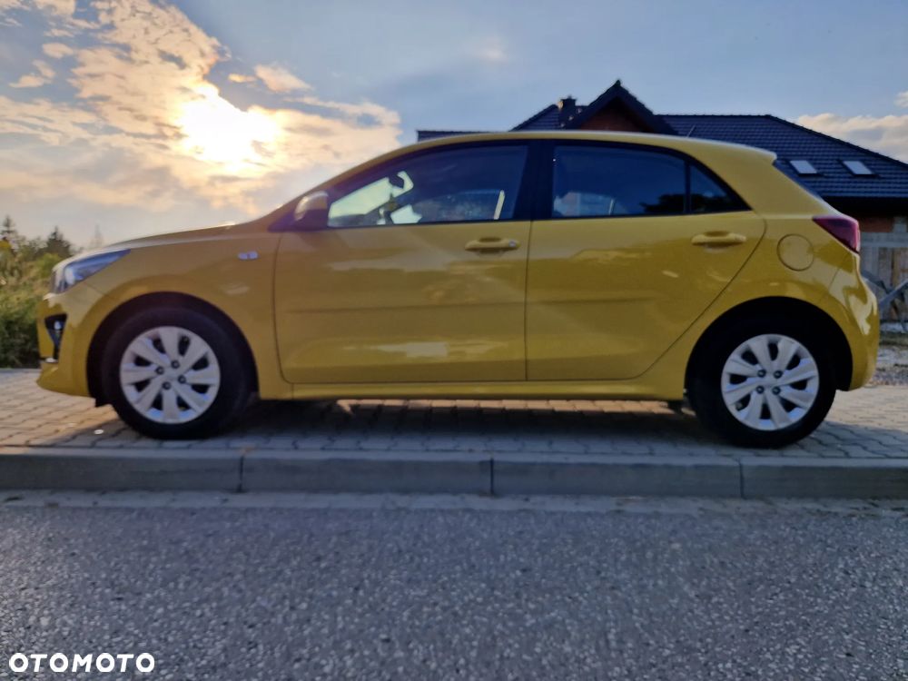 Kia Rio 1.2 L - 4