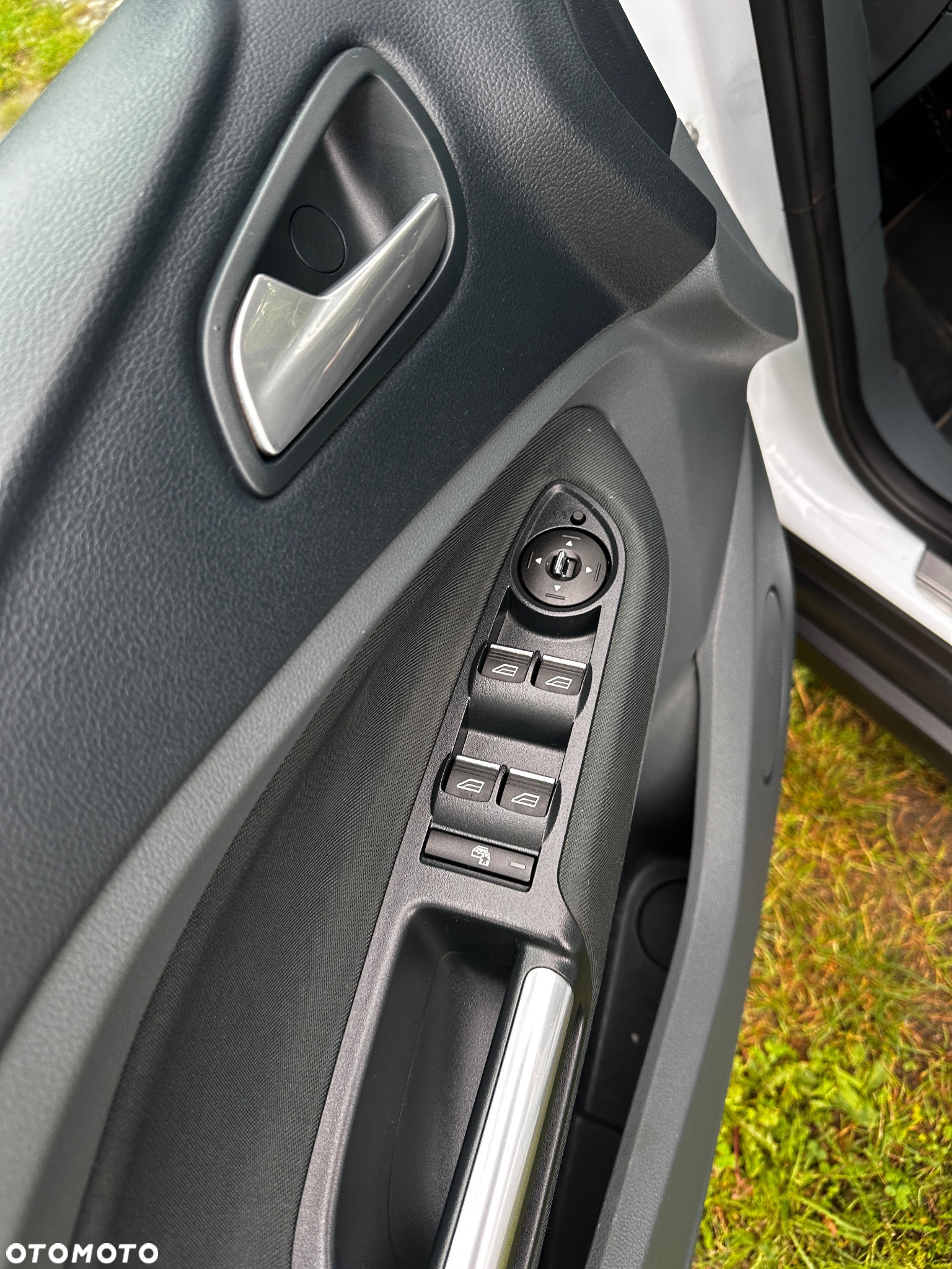 Ford Grand C-MAX 1.6 TDCi Start-Stop-System Titanium - 12
