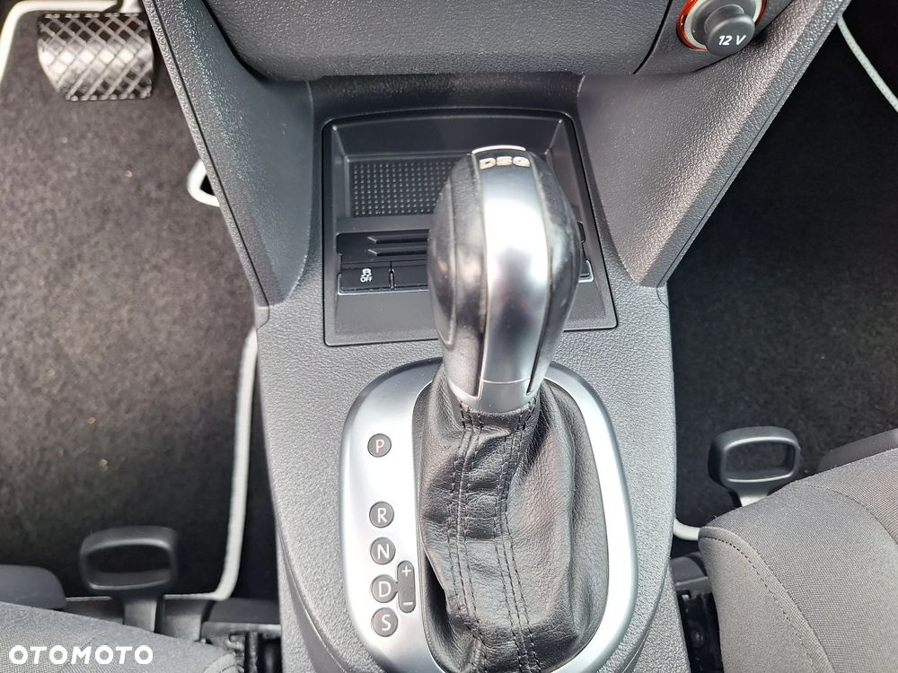 Volkswagen Touran 2.0 TDI DPF DSG Highline - 21