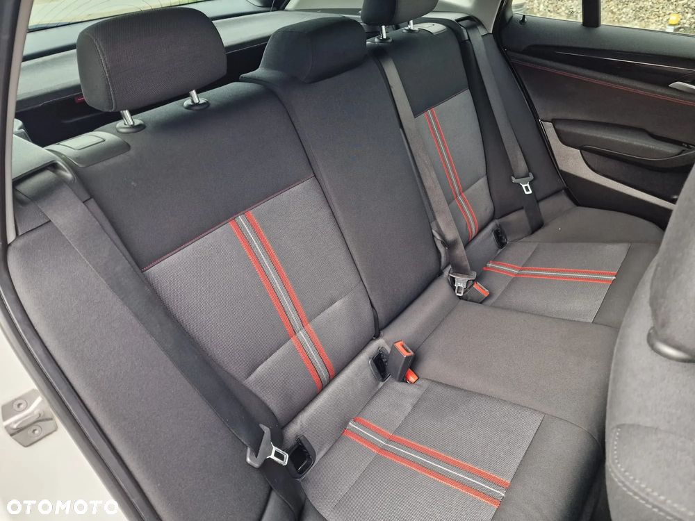 BMW X1 sDrive20d - 14