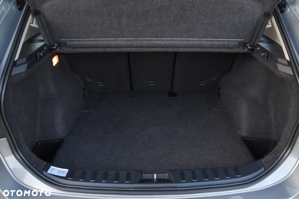 BMW X1 sDrive18i Sport Line - 40