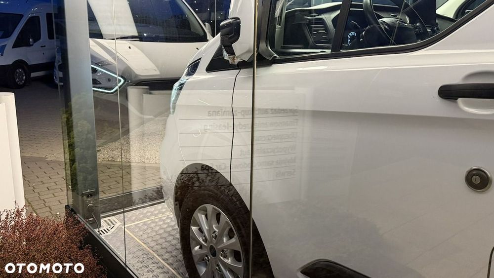Ford Tourneo Custom - 10