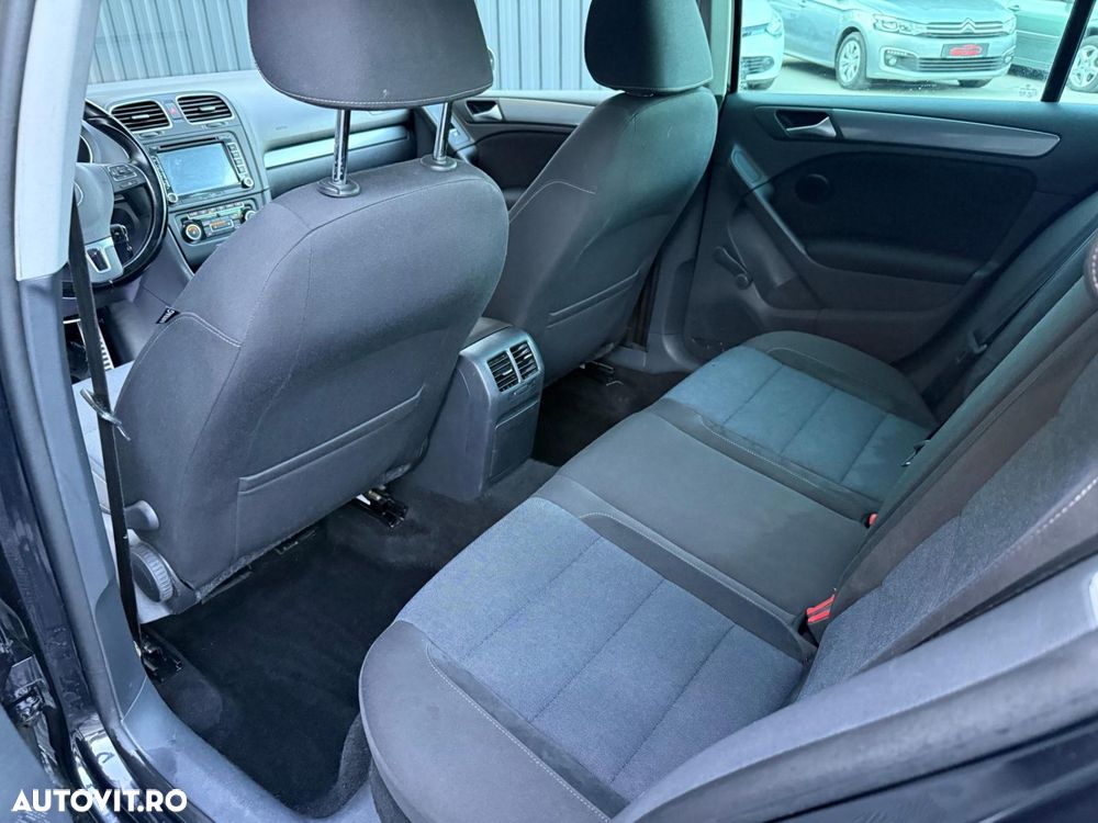 Volkswagen Golf - 8