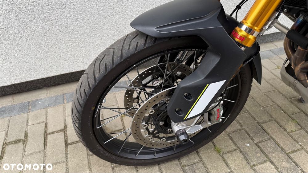 Triumph Tiger - 9