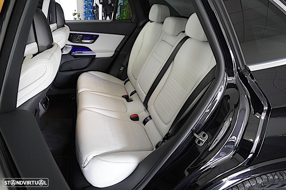 Mercedes-Benz GLC 300 e 4Matic 9G-TRONIC Edition AMG Line - 24