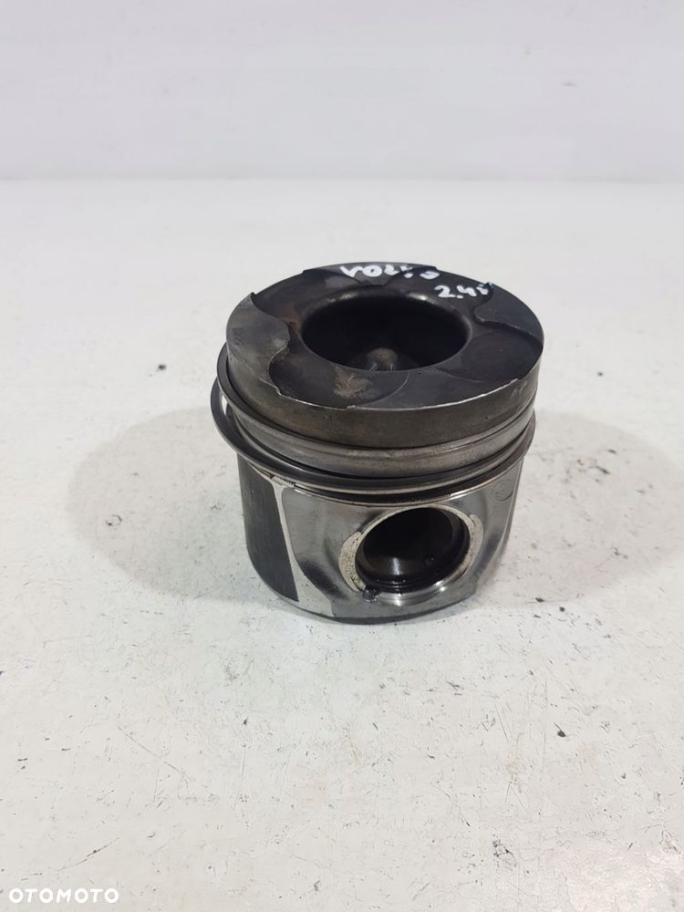 tłok 81l123 volvo v70 xc60 xc70 s60 s80 2.4d d5244t12 - 3