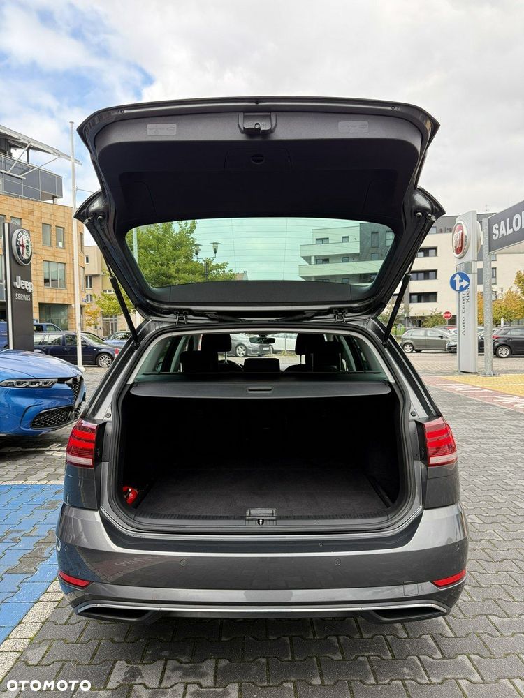 Volkswagen Golf - 23