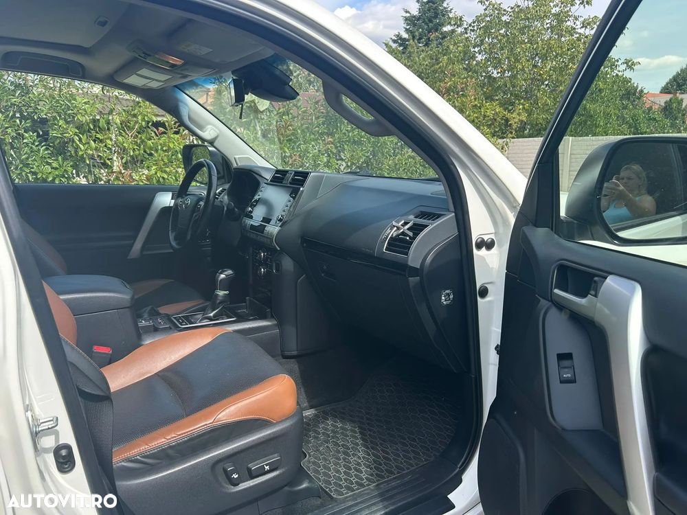 Toyota Land Cruiser 2.8l D-4D 204 CP A/T 7 locuri Luxury AVS - 2