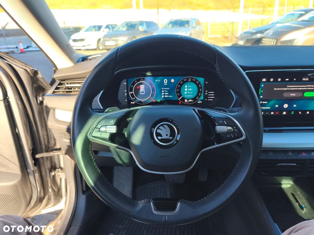 Skoda Octavia 2.0 TDI Selection DSG - 9