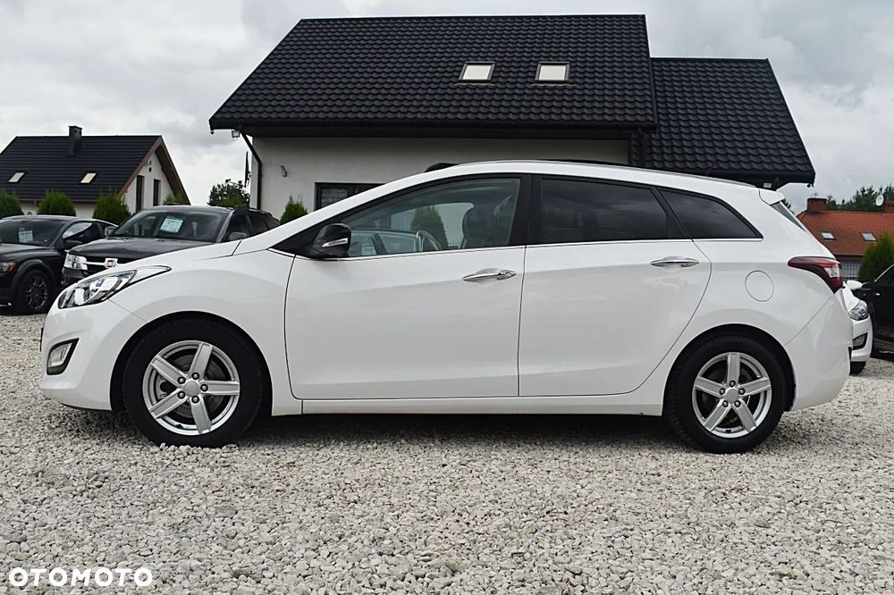 Hyundai i30 1.6 D Premium - 5