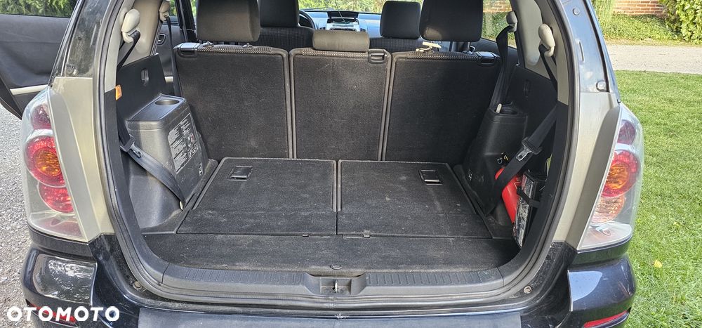 Toyota Corolla Verso - 6