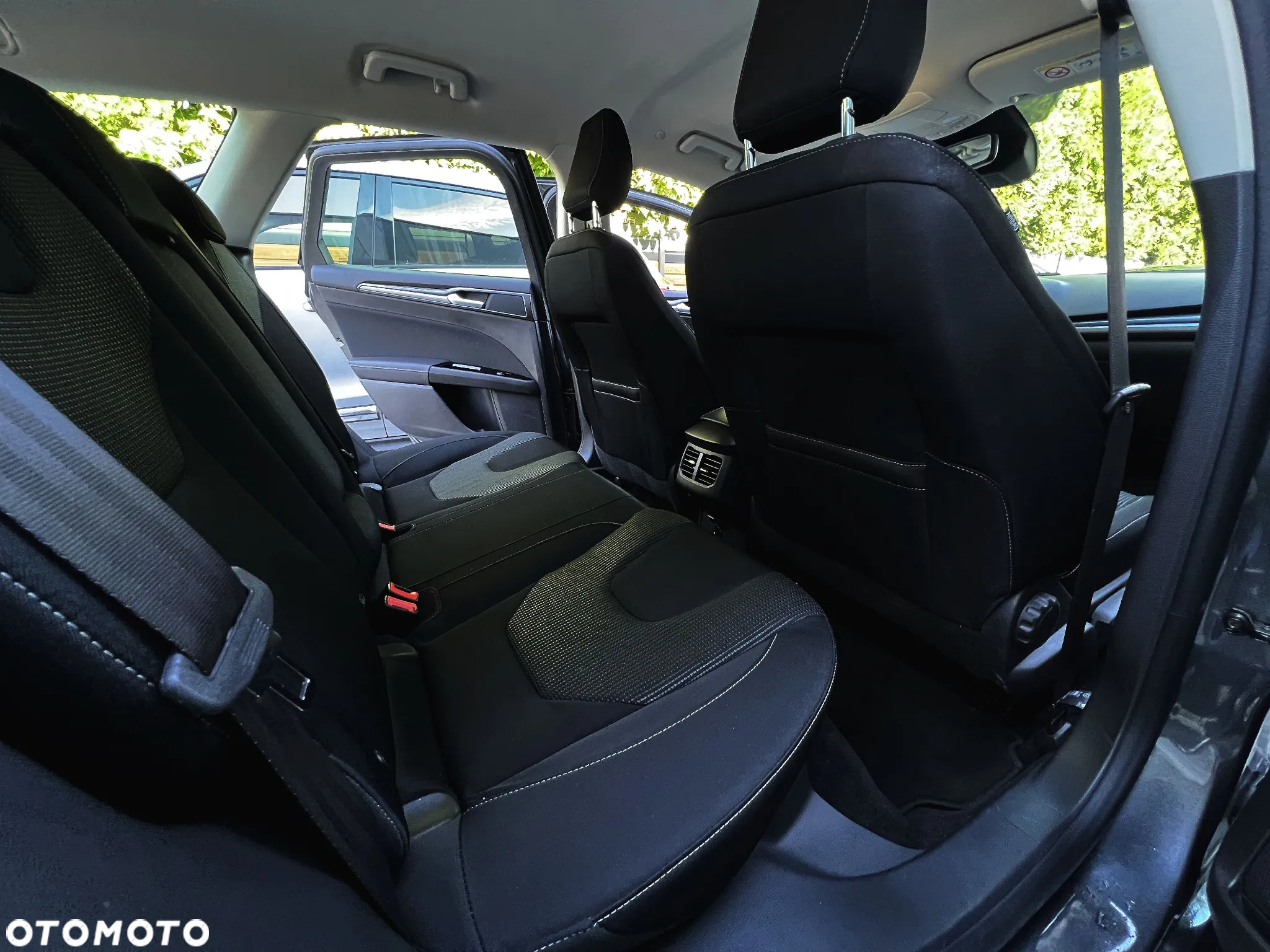 Ford Mondeo - 35