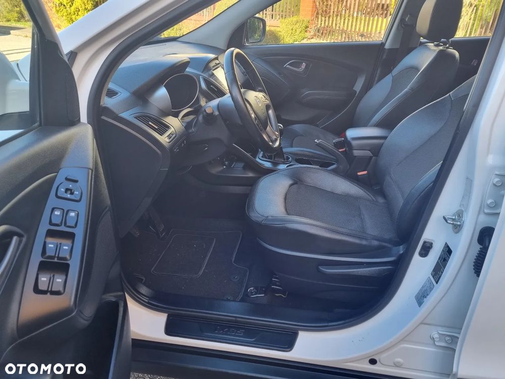 Hyundai ix35 1.7 CRDi 2WD blue Finale Gold - 22