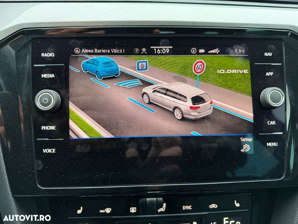 Volkswagen Passat - 13