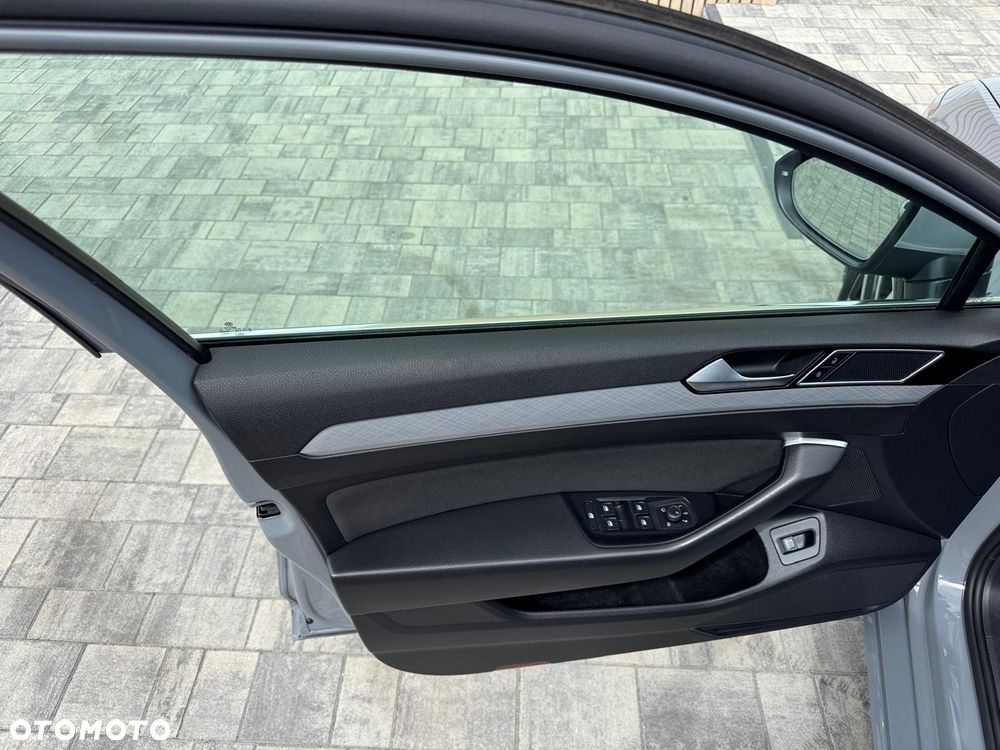 Volkswagen Passat Variant 2.0 TDI Business DSG - 10
