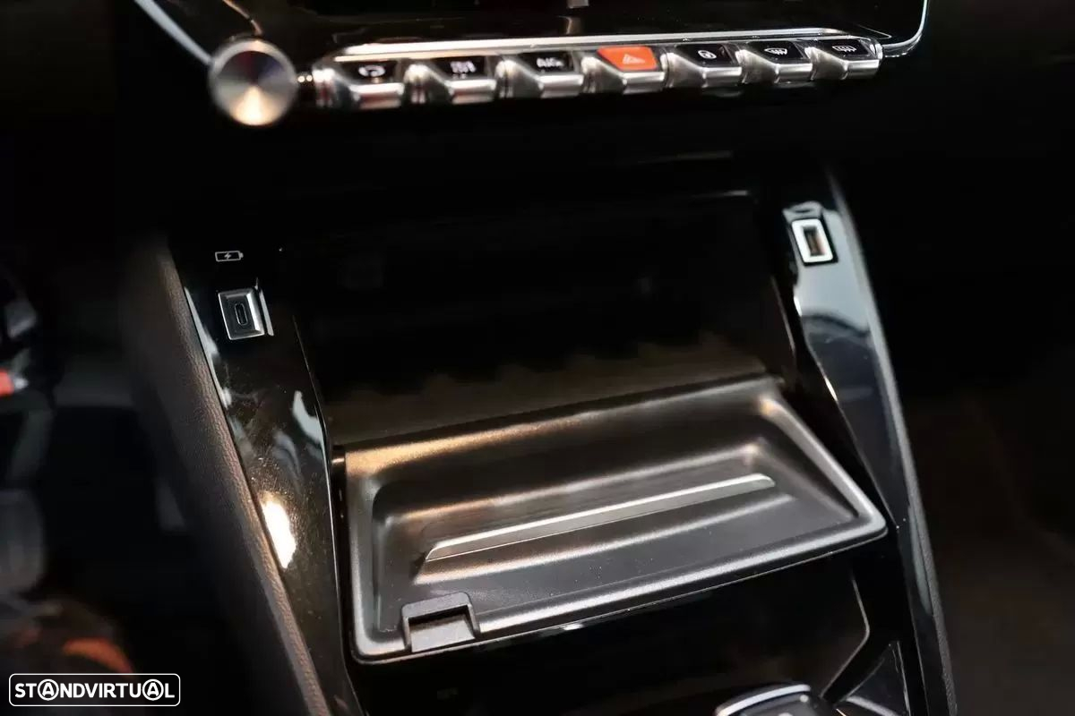 Peugeot e-208 50 kWh Allure - 11
