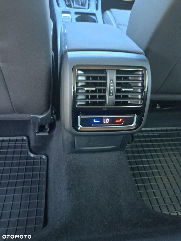 Volkswagen Passat 2.0 TDI SCR Comfortline DSG - 16