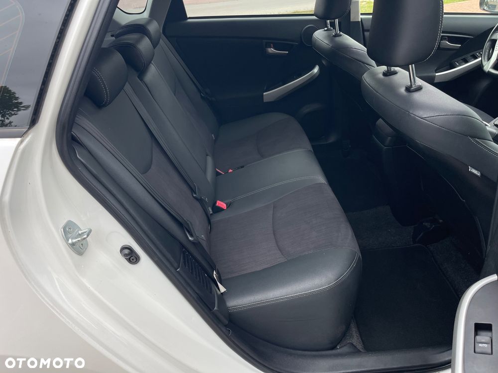 Toyota Prius 1.8 HSD Premium - 19
