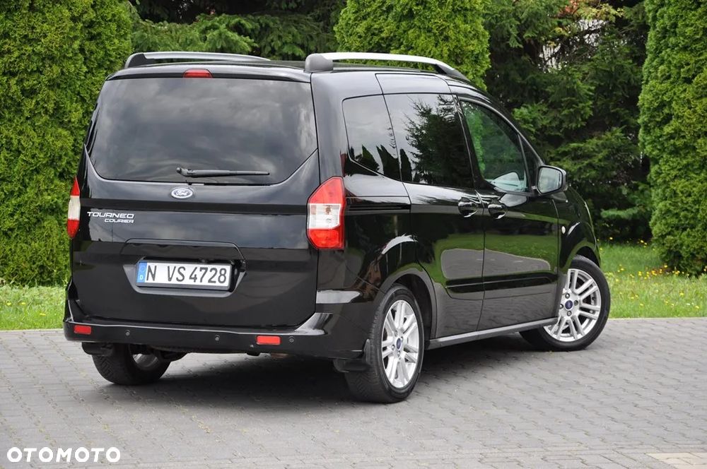 Ford Tourneo Courier 1.5 TDCi Titanium - 22