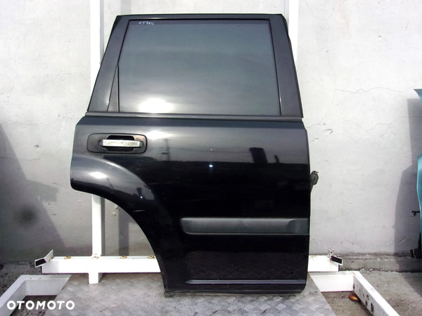 Nissan X-Trail I T30 drzwi prawy tył czarne